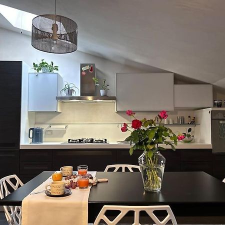 Elegante Appartamento Privato In Palazzo Storico Del XVIII - Pieno Centro Никозия Екстериор снимка