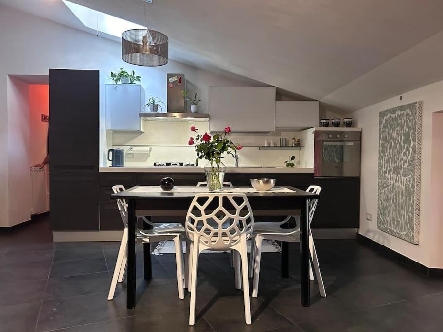 Elegante Appartamento Privato In Palazzo Storico Del XVIII - Pieno Centro Никозия Екстериор снимка