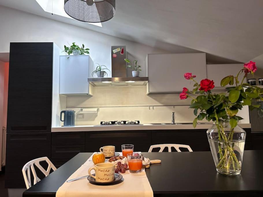 Elegante Appartamento Privato In Palazzo Storico Del XVIII - Pieno Centro Никозия Екстериор снимка