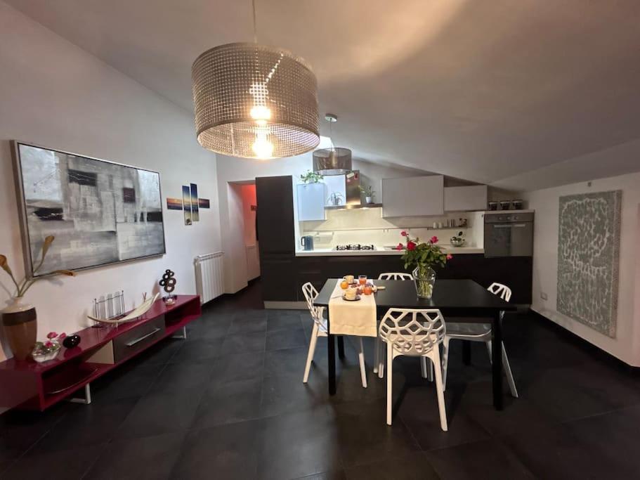 Elegante Appartamento Privato In Palazzo Storico Del XVIII - Pieno Centro Никозия Екстериор снимка