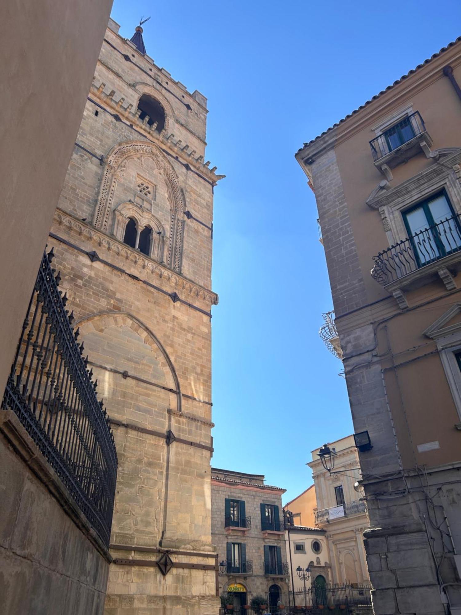 Elegante Appartamento Privato In Palazzo Storico Del XVIII - Pieno Centro Никозия Екстериор снимка
